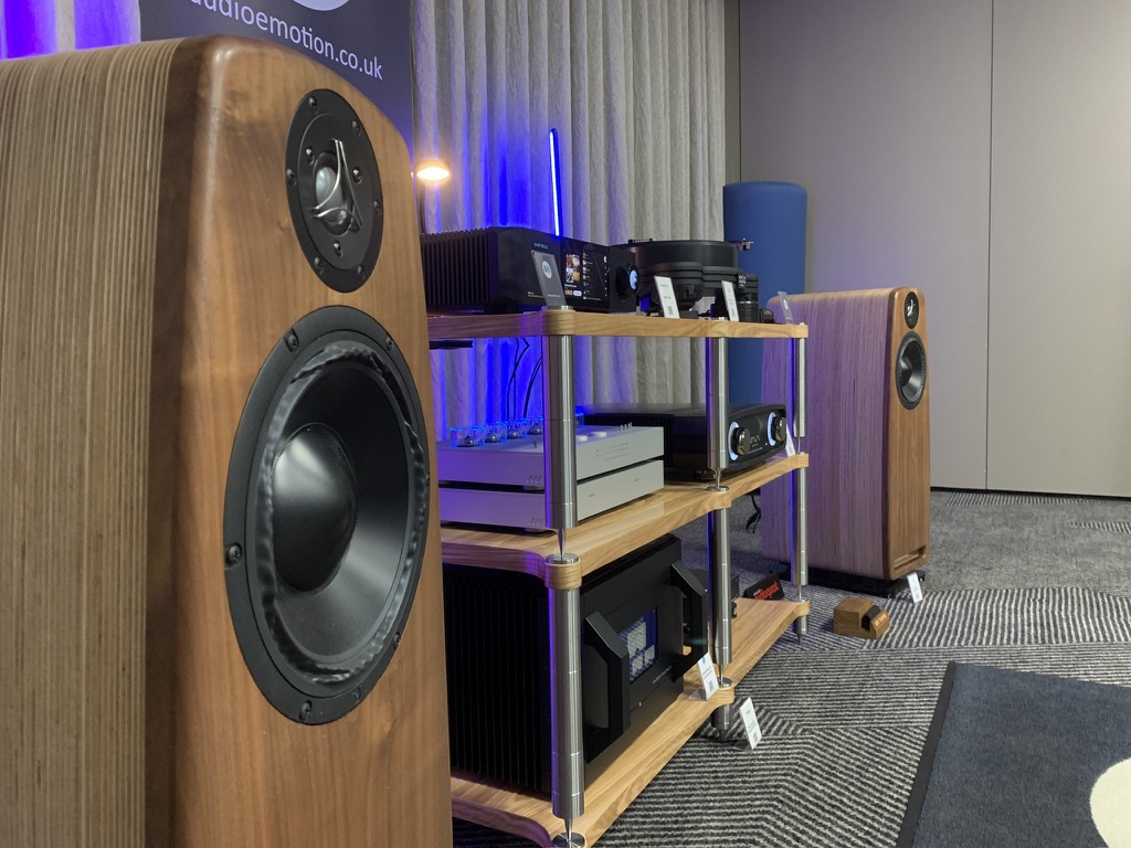 Who is exhibiting at the Spain Audio Show 2026?
