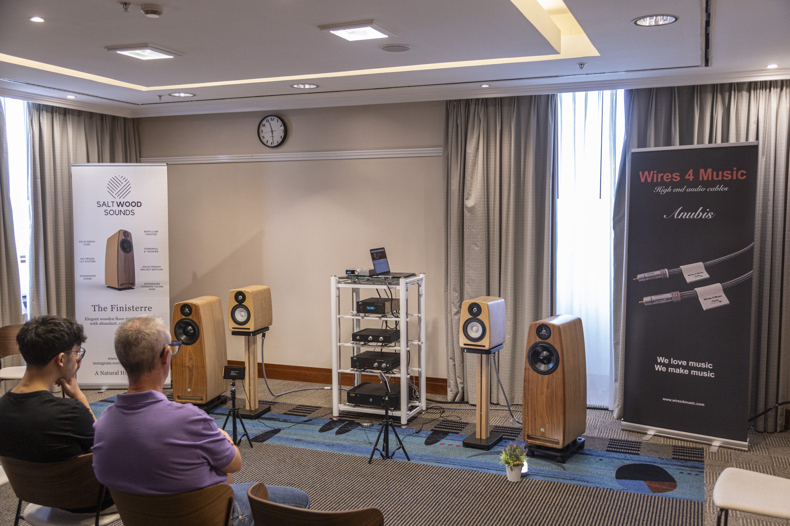 Visitors seated in the listening room during a Saltwood demonstration in Valencia